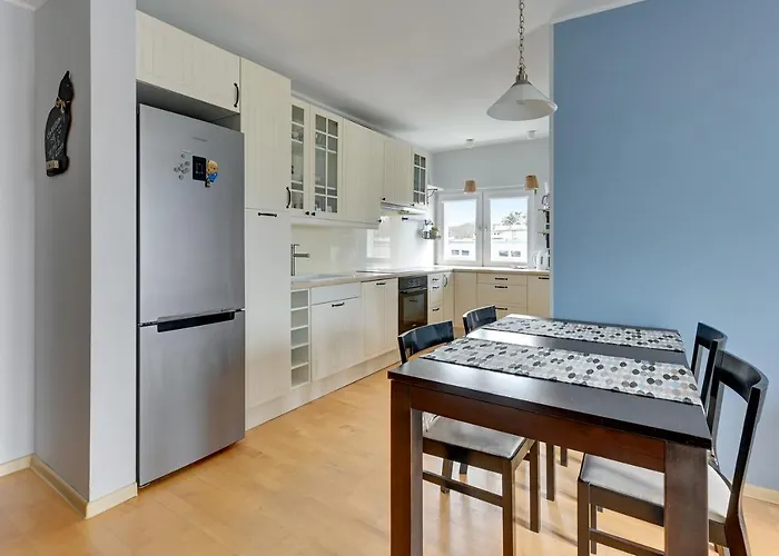 Comfort Abrahama 格丁尼亚